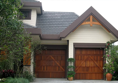 實(shí)木車庫(kù)門